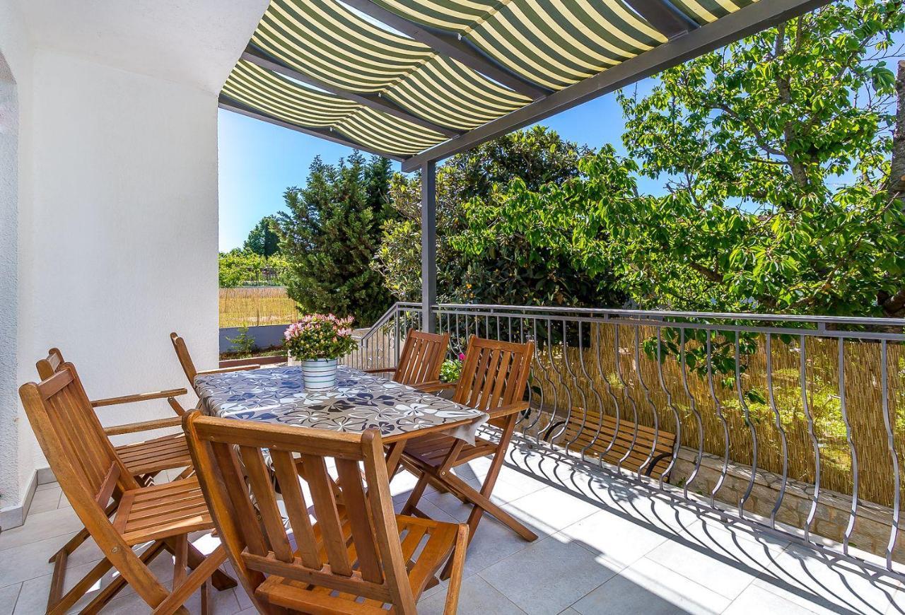 Neu Renovierte Ferienwohnung Mit Klima, Wlan, Terrasse Und Grill Пула Екстер'єр фото